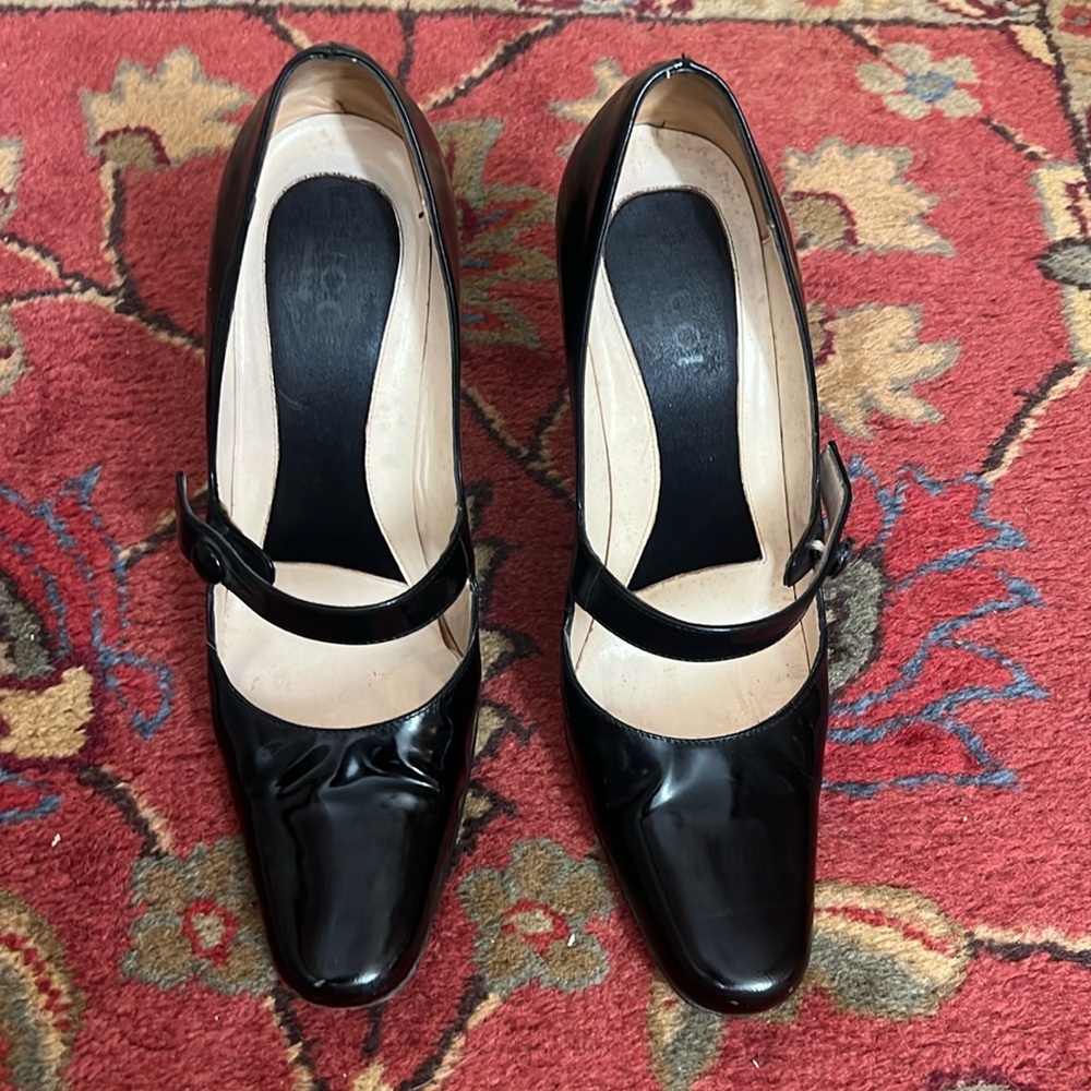 Authentic Vintage Gucci Black Patent Mary Jane, size 7.5.